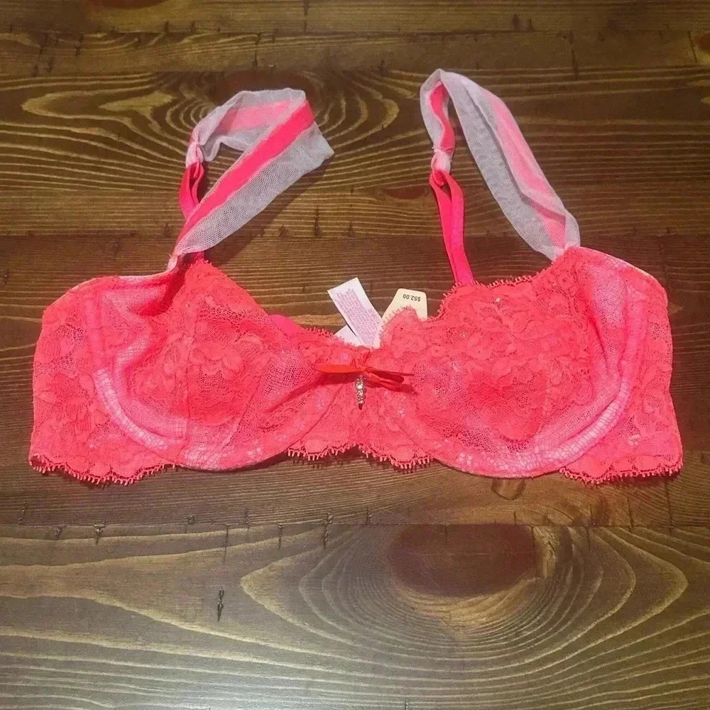 Nwt Victorias Secret Rhinestone Studded Bra 32b